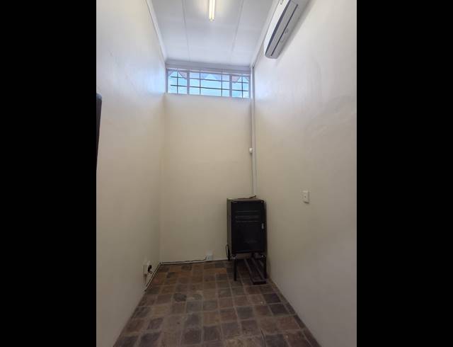 526M² OFFICE FOR SALE IN SASOLBURG CENTRAL